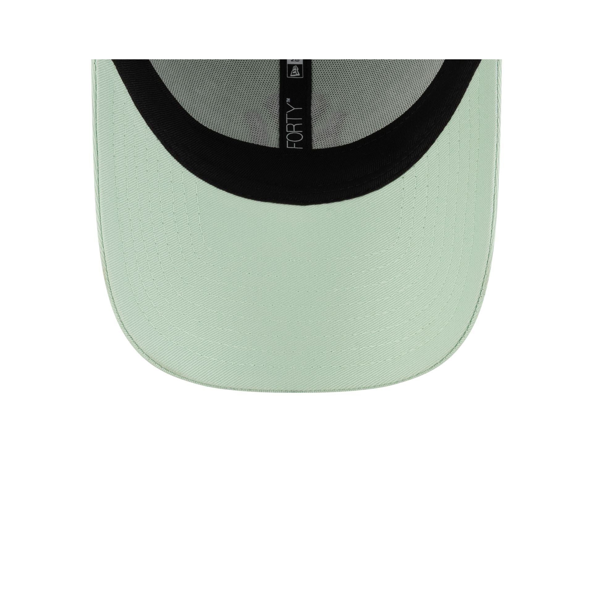 New York Yankees League Essential Pastel Green 9FORTY Adjustable Hat