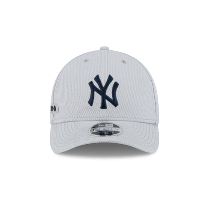 New York Yankees 2025 Clubhouse Gray Kids 9FORTY M-Crown Snapback Hat