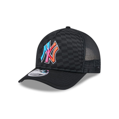 New York Yankees Gradient Raceway 9FORTY M-Crown A-Frame Trucker Hat